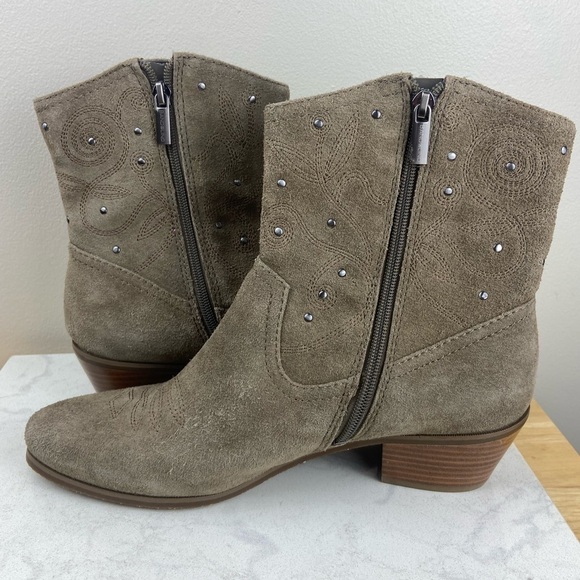BANDOLINO Xerissa Suede Studded Leather Western Boots - Picture 3 of 13